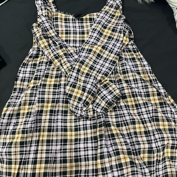 Assorted Clothes. - Picture 11 of 15